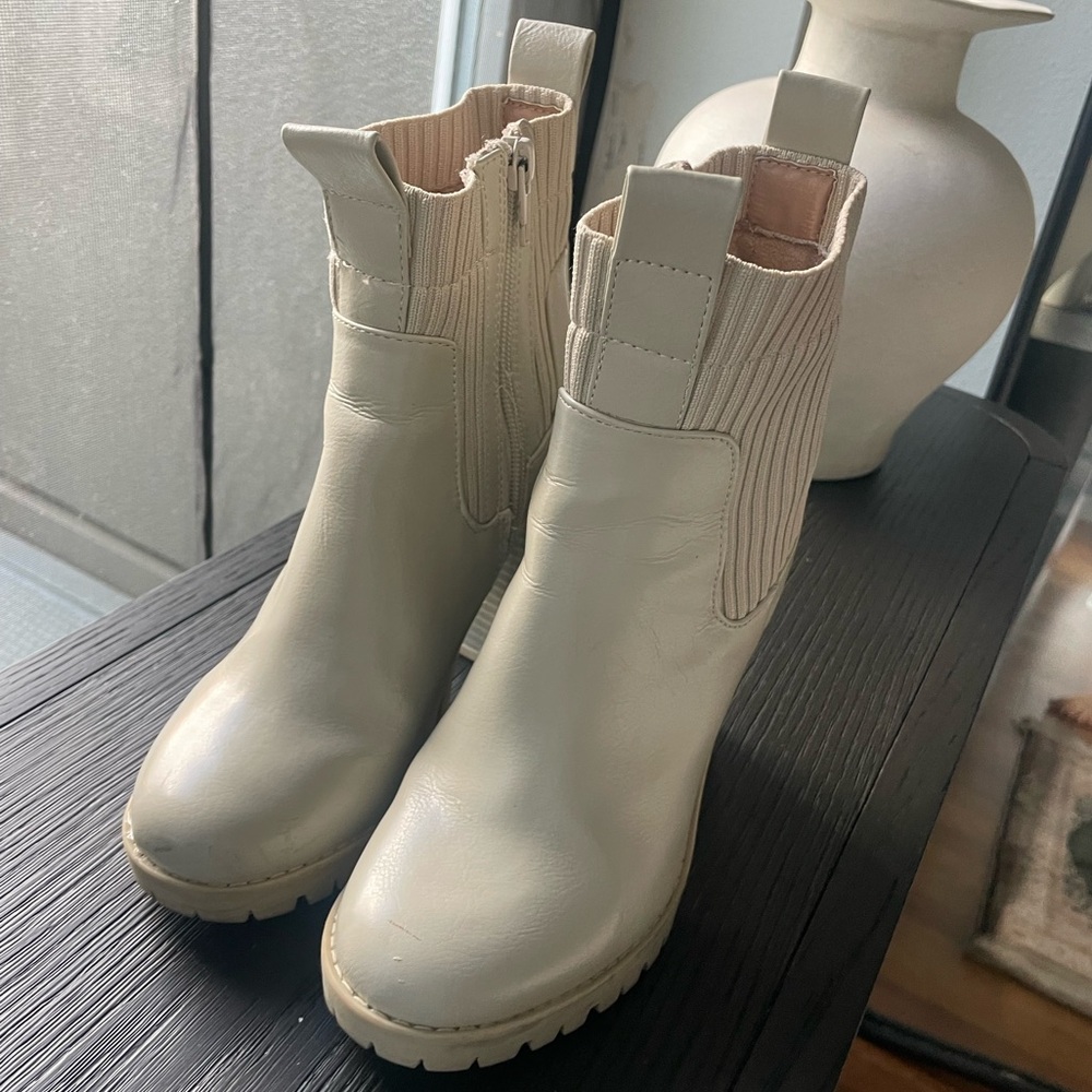 BCBG generation lug sole sock boots: cream 5.5